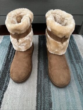 Women’s Faux Fur Fold-Over Winter Boots - Brown